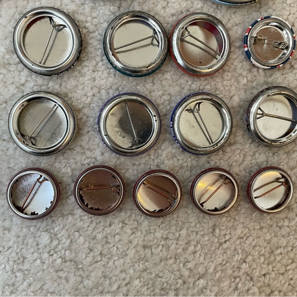 Colorful Harry Potter Button Pin Collection (18) - Picture 8 of 9